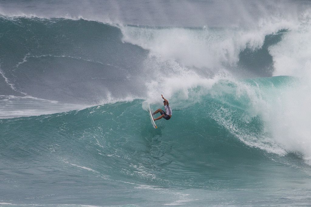 Ian Walsh of HAwaii (pictured) winning his Round 3 heat at the Vans World Cup of Surfing at Sunset Beach on Oahu, Hawaii on Wednesday December 2, 2015.