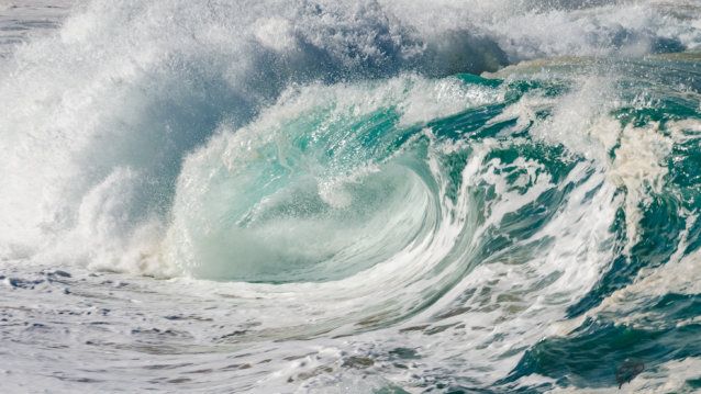 Waimea Shorebreak - Deep View