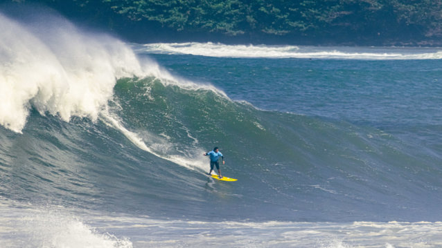 wild-kauai-bigWaveSurfers-7348